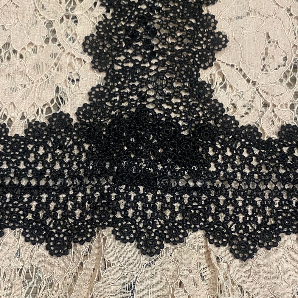 NWT Zara Lace Peplum Blouse in Cream and Black - Picture 6 of 11